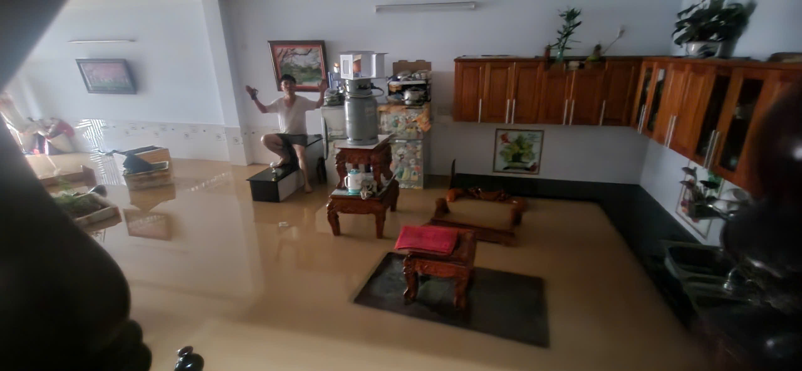 Ngập lụt tại nhà nhân viên