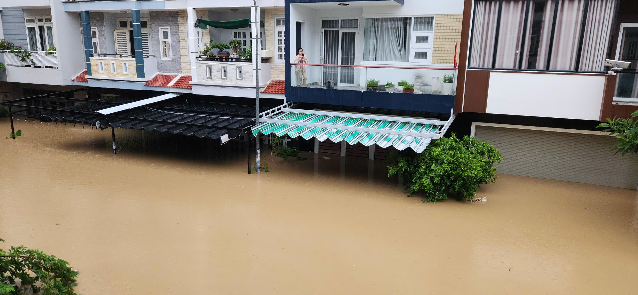 Ngập lụt tại nhà nhân viên