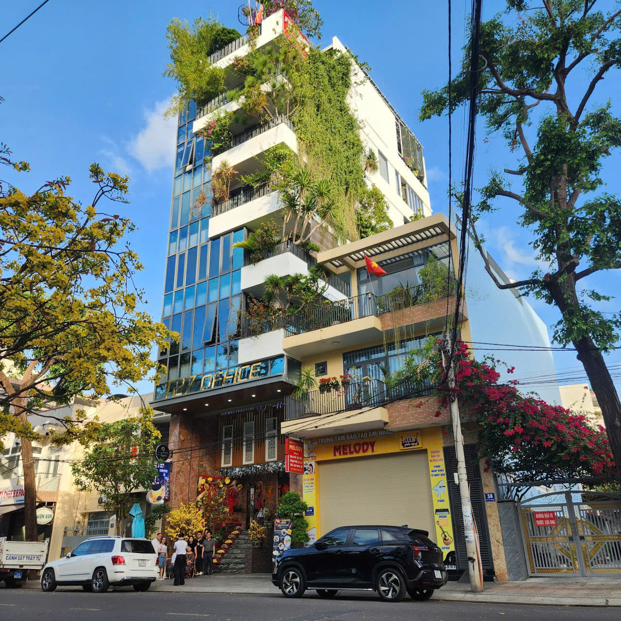 Trụ sở T27 Office trang trí đón Tết Bính Ngọ 2026